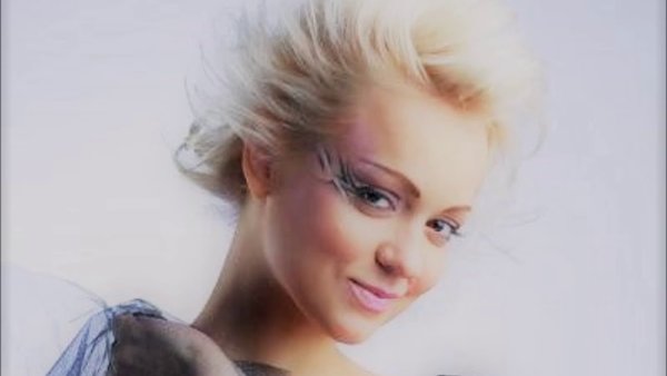 MALINA - "SHOW MUST GO ON"